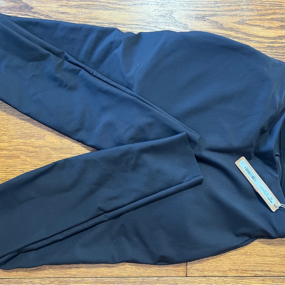 SKIMS Butt Enhancing Padded Leggings